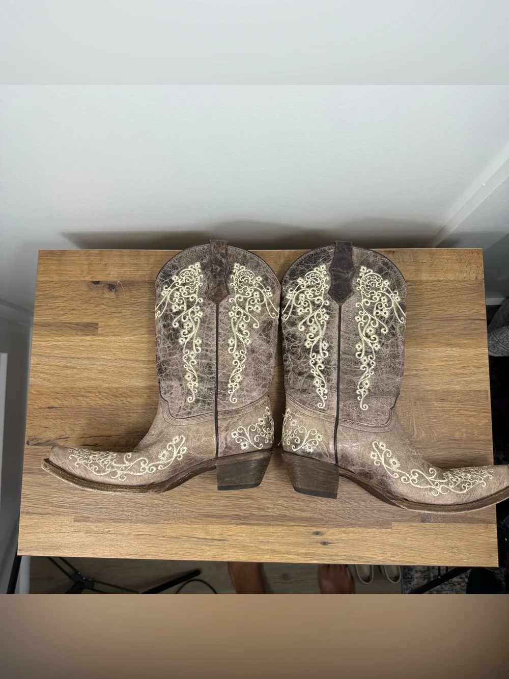 Corral A2773 Western Cowboy Boots Embroidered Coral Bone Leather Girls 5.5T